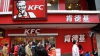 "KFC și McDonalds, afară din China!" Zeci de manifestanţi au protestat la restaurantele de fast food