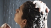 Cum să te speli pe cap corect. Sfaturi utile pentru sănătatea scalpului