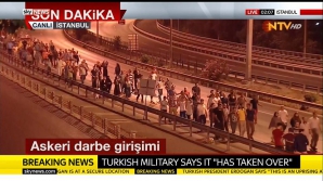 LOVITURĂ DE STAT ÎN TURCIA. Oameni în stradă, se trag focuri de armă