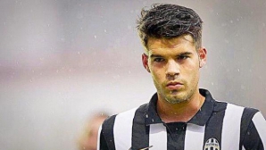 GOL FABULOS! Carlos Blanco a reuşit un şut senzaţional de dincolo de centrul terenului