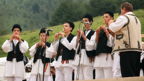 "Nistrule cu apă lină"! Ansambluri folclorice din Moldova şi România şi-au dat întâlnire la festival