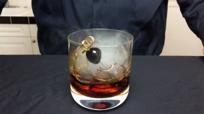 #Like Publika: Idei pentru vară! Cocktail cu gheaţă şi fum (VIDEO)