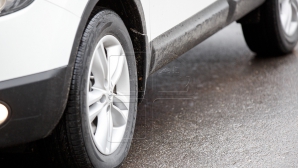 ERA ÎMPUŞCAT. Nu o să crezi ce transportau doi bărbaţi într-o maşină. Indivizii au fost reţinuţi