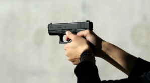 INCIDENT ŞOCANT în sala de judecată: Un deţinut a omorât doi grefieri. Condamnatul, ÎMPUŞCAT MORTAL