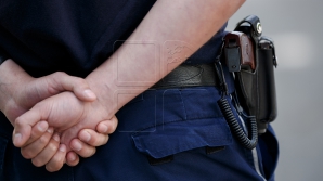 PRINŞI CU MÂŢA-N SAC! Motivul pentru care au fost reţinuţi doi bărbaţi din Capitală (VIDEO)