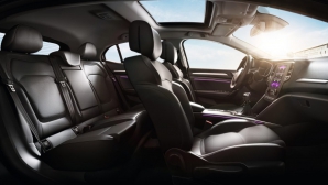 Lucruri pe care să nu lași NICIODATĂ în mașină, mai ales în zilele toride