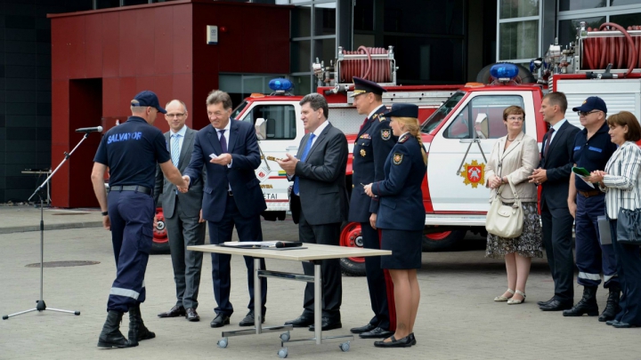 Lituania donează 10 autospeciale de intervenție pompierilor din Republica Moldova (GALERIE FOTO)