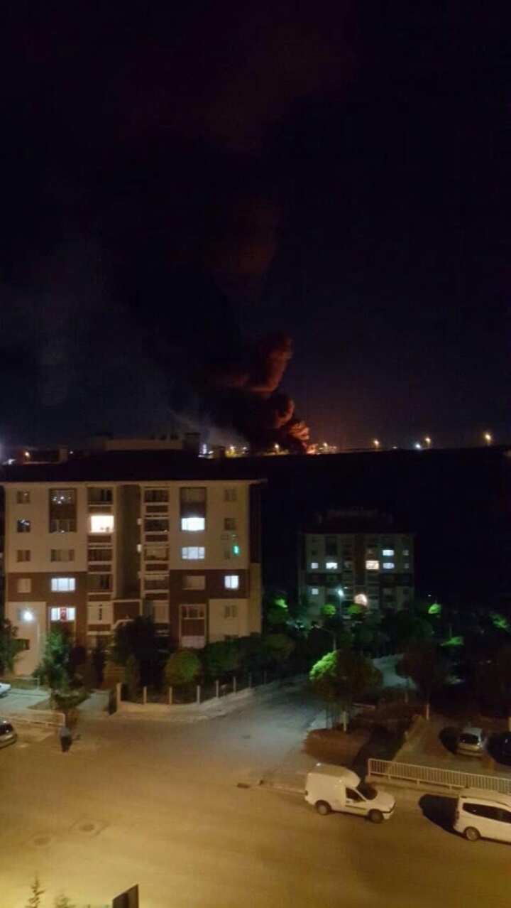 LOVITURĂ DE STAT ÎN TURCIA. Armata a blocat podurile de pe Bosfor și anunță că A PRELUAT PUTEREA. SOLDAȚII TRAG ÎN MULȚIME