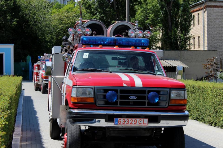 Cum arată cele zece autospeciale din garajul Serviciului Situaţiilor Excepţionale, aduse din Lituania (FOTO)