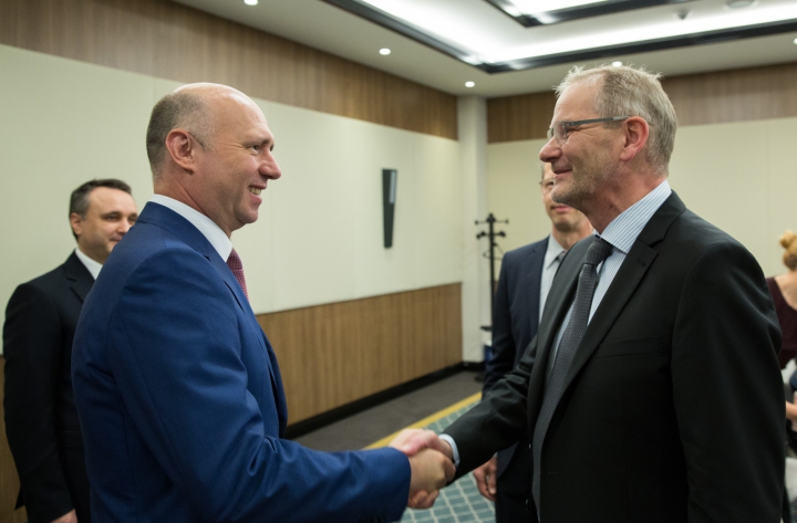 Pavel Filip: "Ne vom asigura ca serviciile prestate de sectorul aviaţiei să fie apreciate de pasageri"