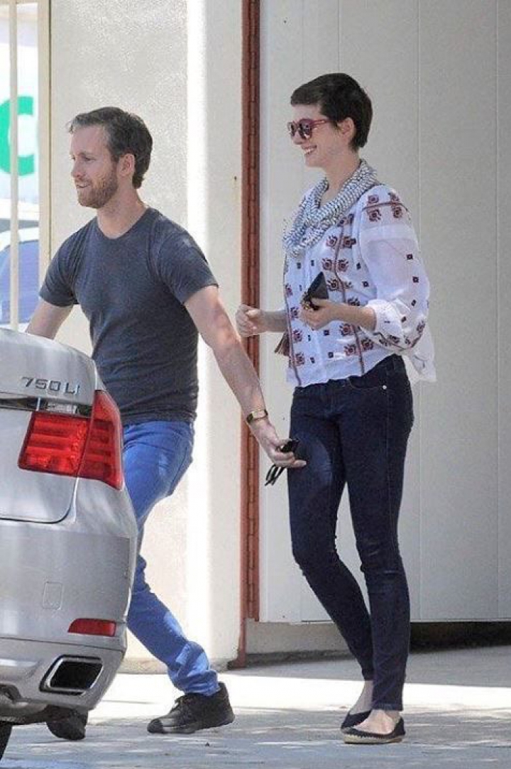 Zece vedete internaţionale care au o pasiune aparte pentru ia românească (GALERIE FOTO)