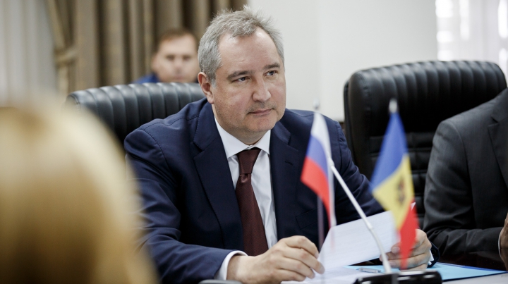 Dmitrii Rogozin A AJUNS la Chişinău. Cum a fost întâmpinat vicepremierul rus (GALERIE FOTO)