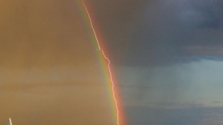 Incredibila fotografie realizată de un german. Poţi surprinde fenomenul doar o dată în viaţă