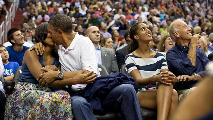 Colecție unică de fotografii cu cel mai puternic om al planetei. Ce a surprins fotograful lui Obama