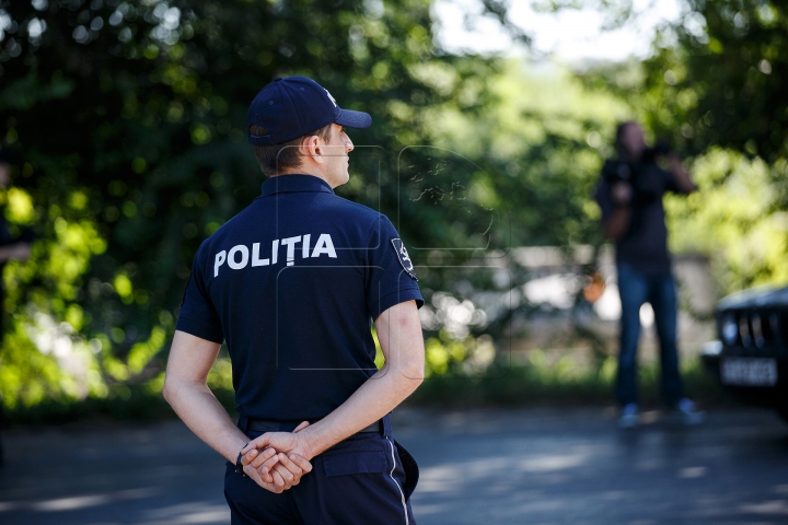Zeci de şoferi cu maşini cu numere străine au fost TRAŞI PE DREAPTA de poliţişti (FOTO)