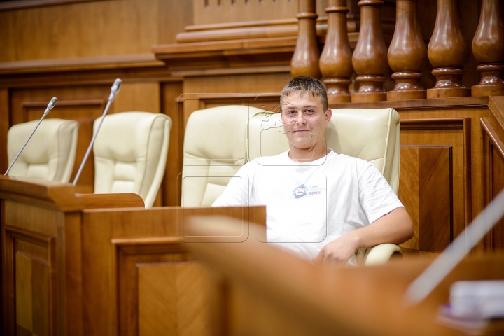 Tineri cu vise mari! Adolescenţii din Hânceşti au absolvit cu succes Şcoala Ambasadorilor "Edelweiss"