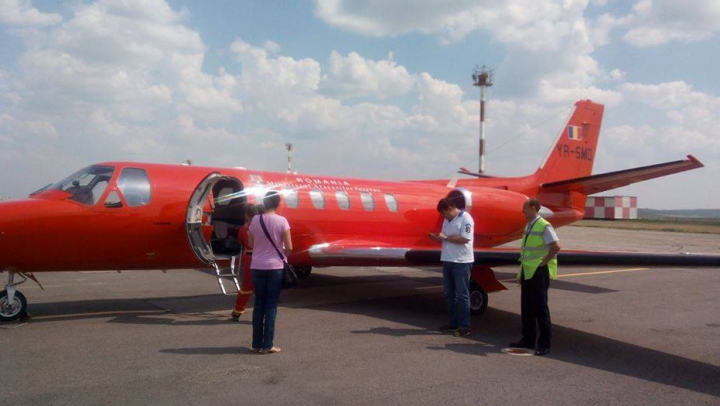 Prima intervenţie SMURD după catastrofa aviatică de la Cantemir: O fetiţă, transportată la Bucureşti (FOTO)