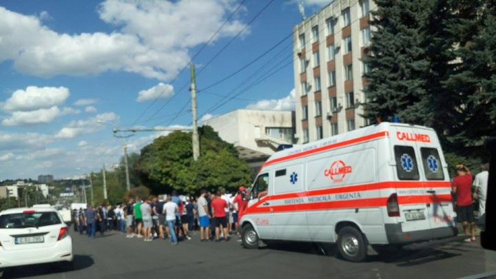 PROTEST la Judecătoria Buiucani! Mandatul de arest a lui Ilan Şor, PRELUNGIT cu 30 de zile (VIDEO)