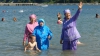 Costumul de baie al femeilor islamice, INTERZIS pe plajele din Cannes
