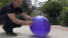 Experiment: Ce se întâmplă când umpli un balon cu nitrogen lichid (VIDEO)