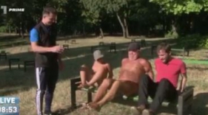 Când un nene în chiloţi se bagă în LIVE. Ce a pățit un reporter de la PRIME (VIDEO)