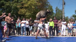 Premieră la Ialoveni. Autorităţile au organizat Festivalul "Ziua Diasporei"