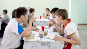 Meniuri NOI de la 1 septembrie în școli și grădinițe. Ministerul Sănătăţii a finalizat elaborarea recomandărilor