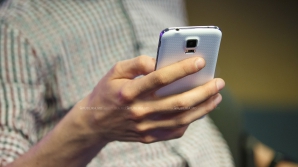 #realIT. Ce spune despre tine felul în care ții telefonul mobil