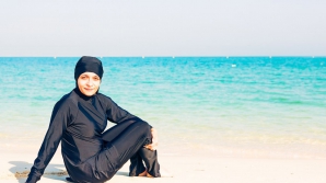SURPRINZĂTOR! Burkini nu îşi are originea în Europa şi nici în Orientul Mijlociu