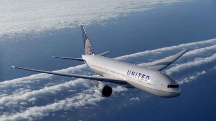 TURBULENŢE PUTERNICE într-un avion al United Airlines! 16 persoane, rănite