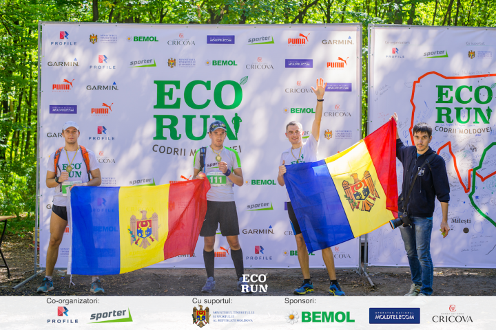 Circa 300 de sportivi amatori au participat la EcoRun-ul de Ziua Independenței