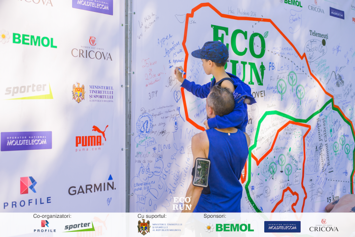 Circa 300 de sportivi amatori au participat la EcoRun-ul de Ziua Independenței