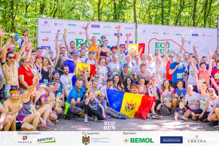 Circa 300 de sportivi amatori au participat la EcoRun-ul de Ziua Independenței