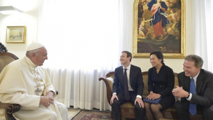 Papa Francisc s-a întâlnit cu Mark Zuckerberg, la Vatican. Despre ce au discutat