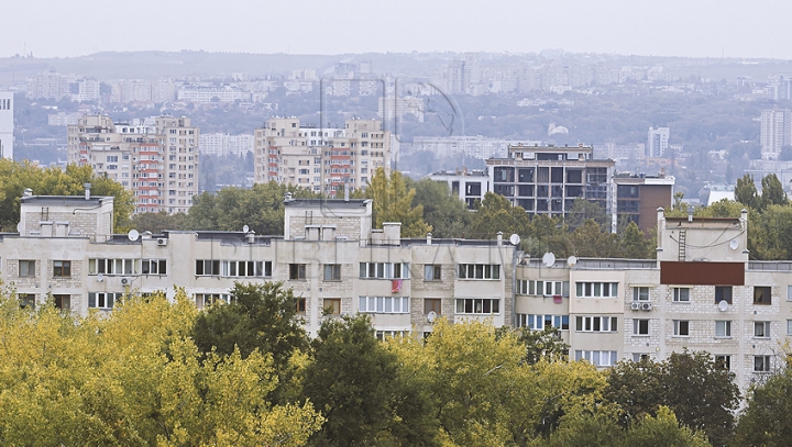 Cererea pentru închirierea locuinţelor creşte. Ce trebuie să ştii pentru a nu cădea în plasa escrocilor