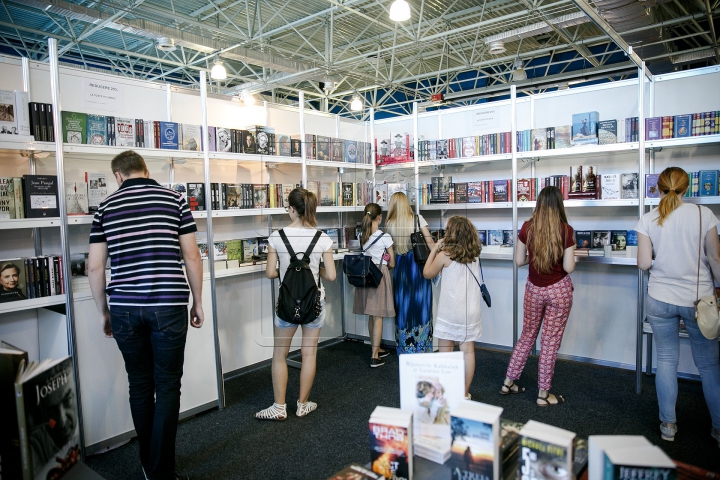 Reduceri GRANDIOASE îi aşteaptă pe iubitorii de lectură la Salonul de Carte "Bookfest"