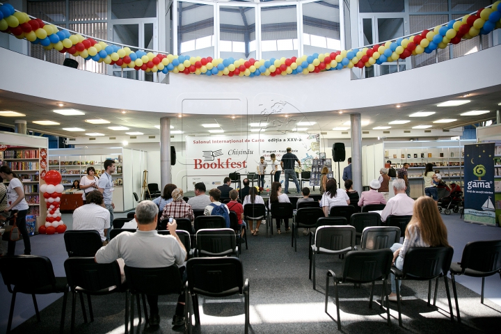 Reduceri GRANDIOASE îi aşteaptă pe iubitorii de lectură la Salonul de Carte "Bookfest"