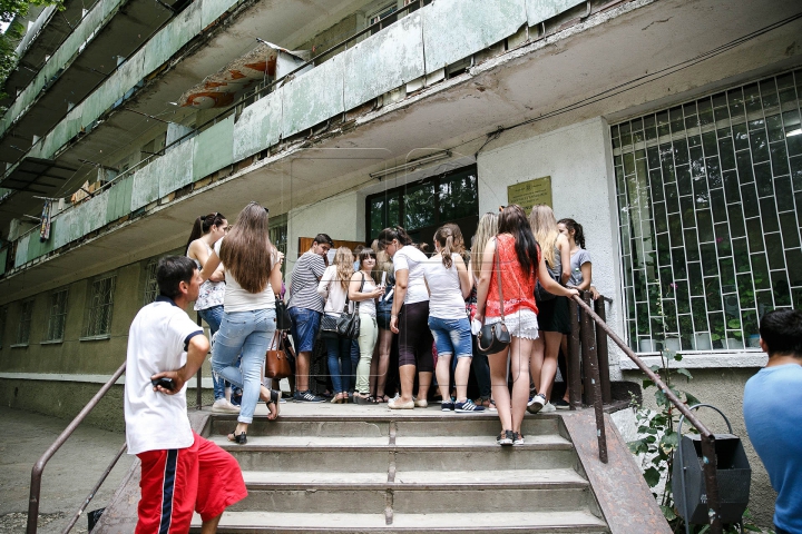 Studenții revin în Capitală. CE CONDIȚII îi așteaptă pe studenți în cămine (FOTOREPORT)