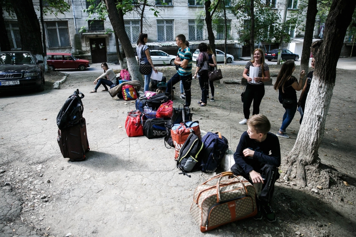 Studenții revin în Capitală. CE CONDIȚII îi așteaptă pe studenți în cămine (FOTOREPORT)