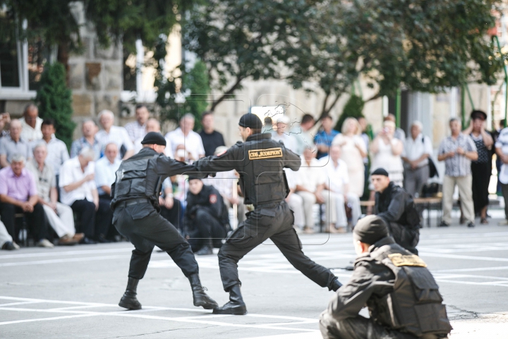 Eveniment FASTUOS! Paradă şi muzică de fanfară de ziua veteranilor militari (FOTOREPORT)