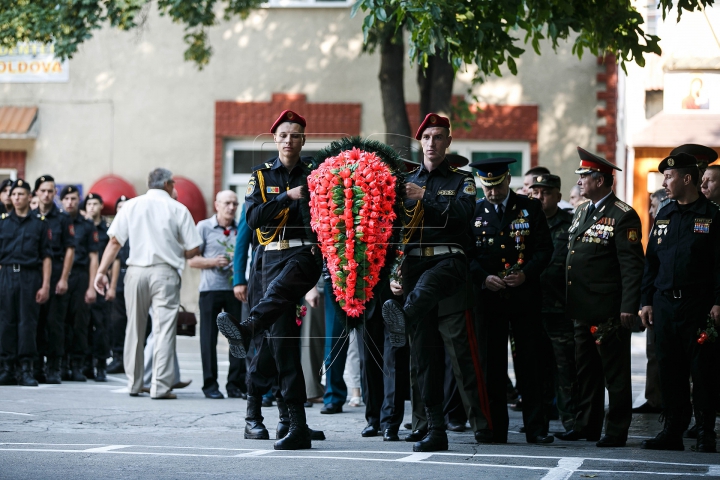 Eveniment FASTUOS! Paradă şi muzică de fanfară de ziua veteranilor militari (FOTOREPORT)