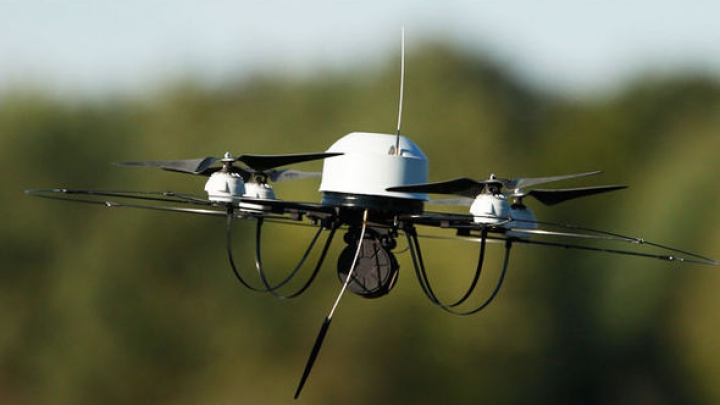 Drone ce transportau droguri şi telefoane mobile spre o închisoare, interceptate de poliţia londoneză
