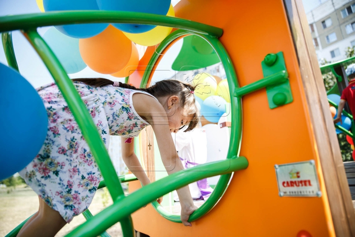 "Parcuri Edelweiss": Copilărie mai frumoasă pentru zeci de copii din Hânceşti şi Ialoveni (FOTOREPORT)