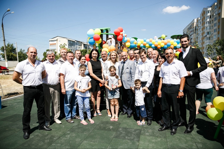 "Parcuri Edelweiss": Copilărie mai frumoasă pentru zeci de copii din Hânceşti şi Ialoveni (FOTOREPORT)