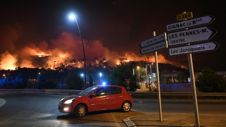 INCENDII DEVASTATOARE în sudul Franței! Mii de hectare de arbuşti, mistuite de flăcări