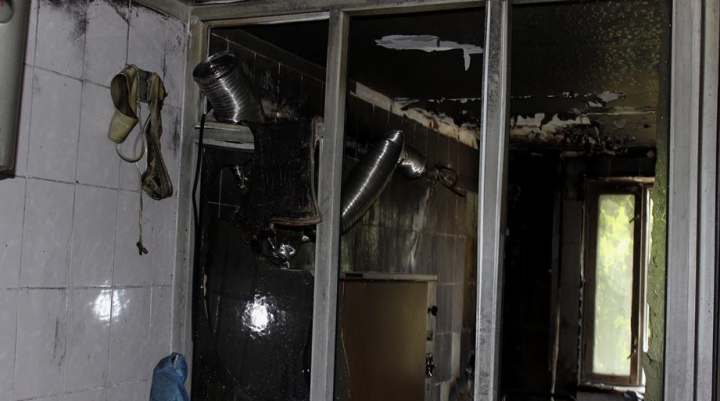 INCENDIU la Spitalul Clinic al Ministerului Sănătăţii: Mai mulţi pacienţi, evacuaţi (VIDEO)