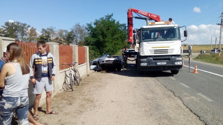 ACCIDENT GROAZNIC la Cantemir! Un tânăr a MURIT PE LOC (IMAGINI DE LA LOCUL TRAGEDIEI)