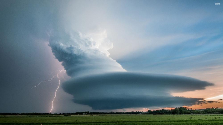 Natura S-A DEZLĂNŢUIT în China! Zeci de oameni au fost salvați de la înec