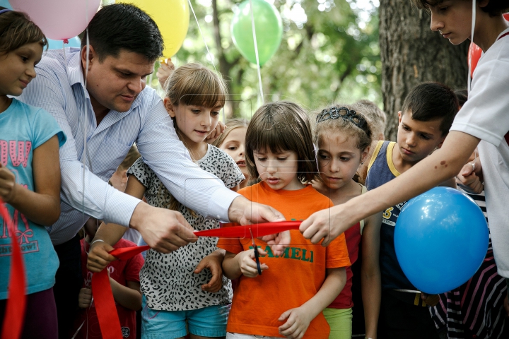 "Parcuri Edelweiss". Două terenuri de joacă au fost inaugurate la Ciocana şi Botanica (FOTOREPORT)