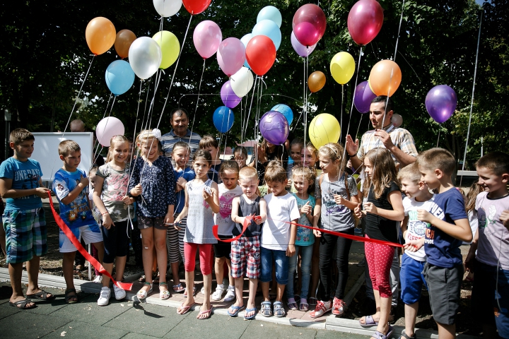 "Parcuri Edelweiss". Două terenuri de joacă au fost inaugurate la Ciocana şi Botanica (FOTOREPORT)